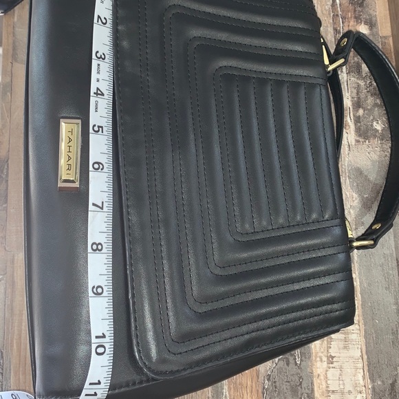 TAHARI - Picture 9 of 10